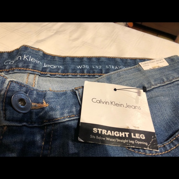 Calvin Klein Jeans. NWT. Size 30/32 - Picture 4 of 4